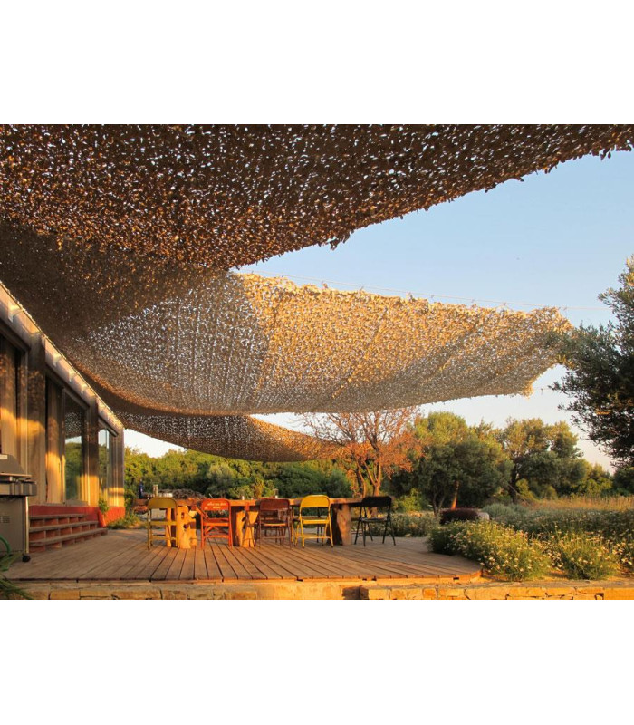 Δίχτυα Σκίασης σε τριγωνικό σχήμα με μεταλλικό πλαίσιο και πλευρά 5μ (Διαστάσεις 5x5x7μ)