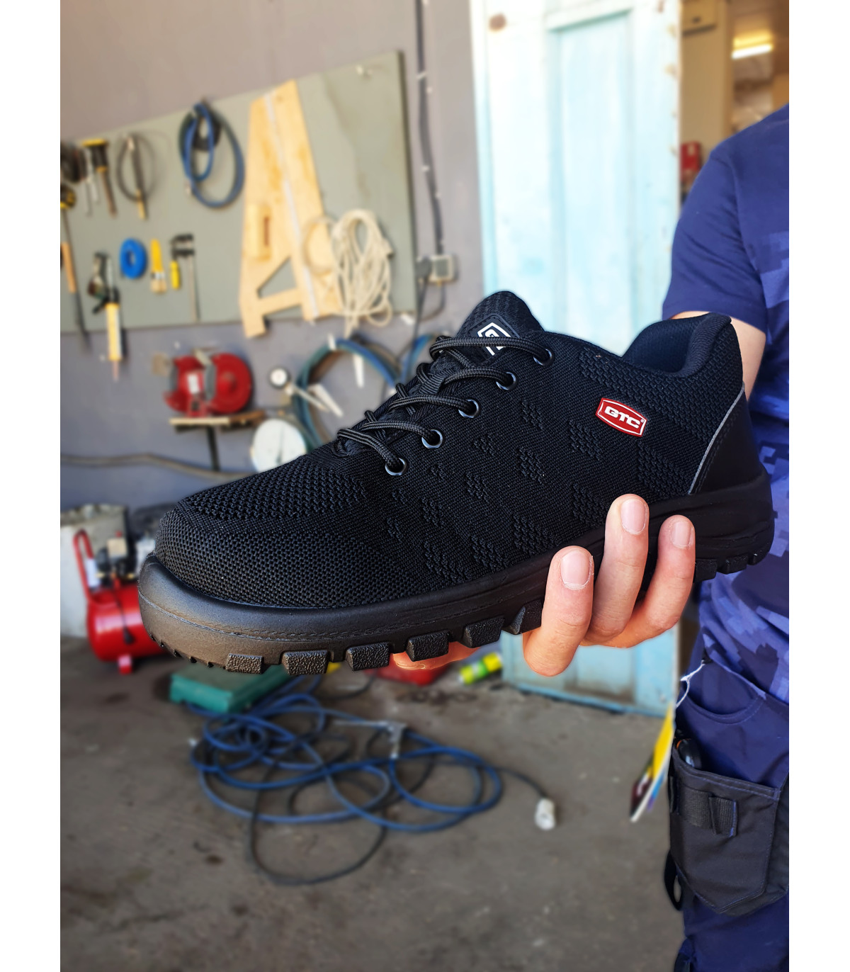 Παπούτσι αθλητικό μαύρο City Νο40 με διαπνέον ύφασμα